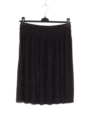 Damska Czarna Spodnica Plisowana o Dlugosci Midi