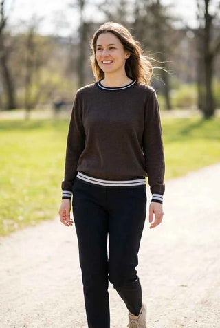 Bluza dzianinowa z paskami - Brązowa