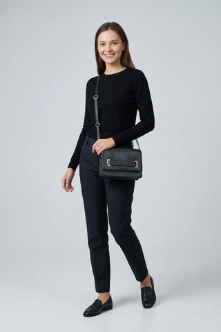 Torebka crossbody skórzana z klapą - Czarna  100% skóra